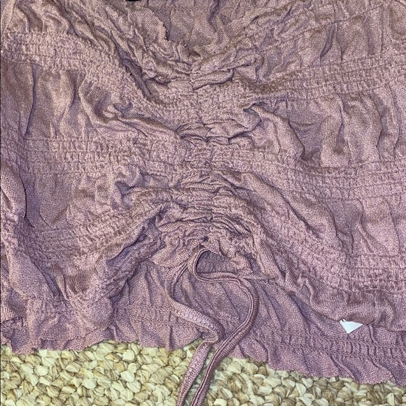 Cute front scrunch tie crop top - Picture 2 of 2